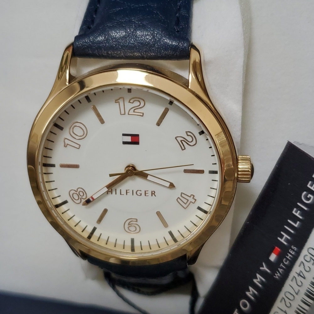 🇺🇲 TOMMY HILFIGER NAVY PEBBLE STRAP WATCH 🇺🇲